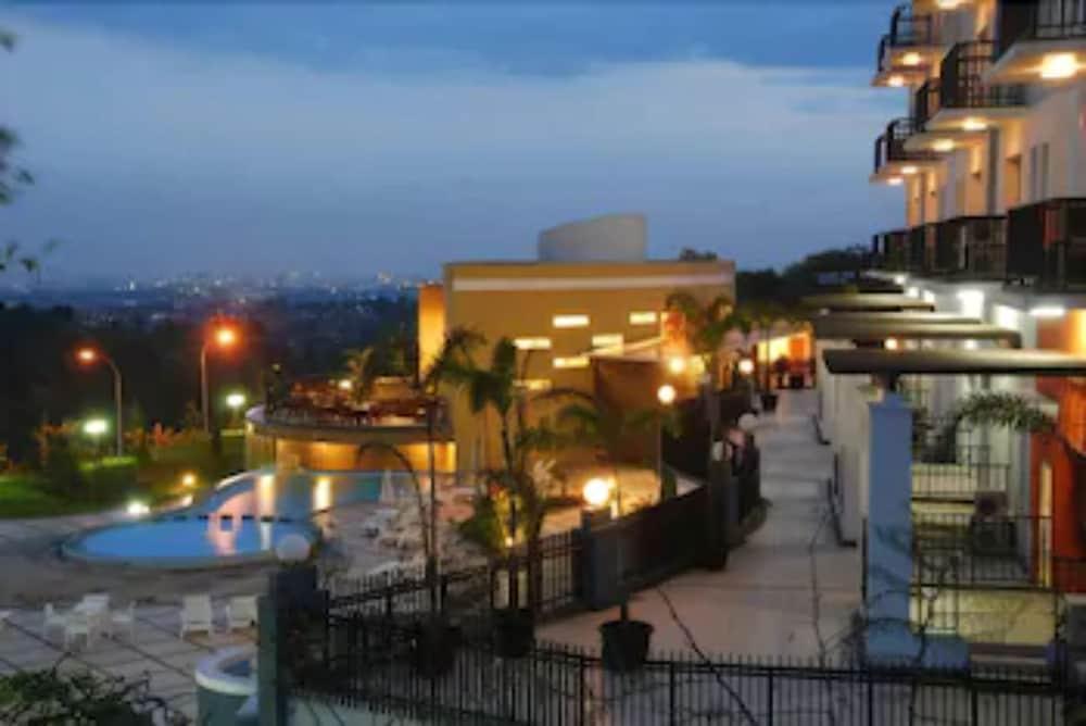 Marbella Suites Bandung Cimenyan Ngoại thất bức ảnh